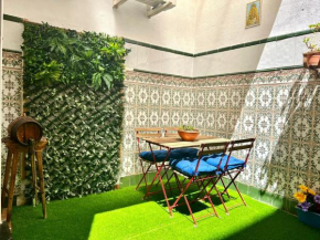 Apartment with private patio close the old town